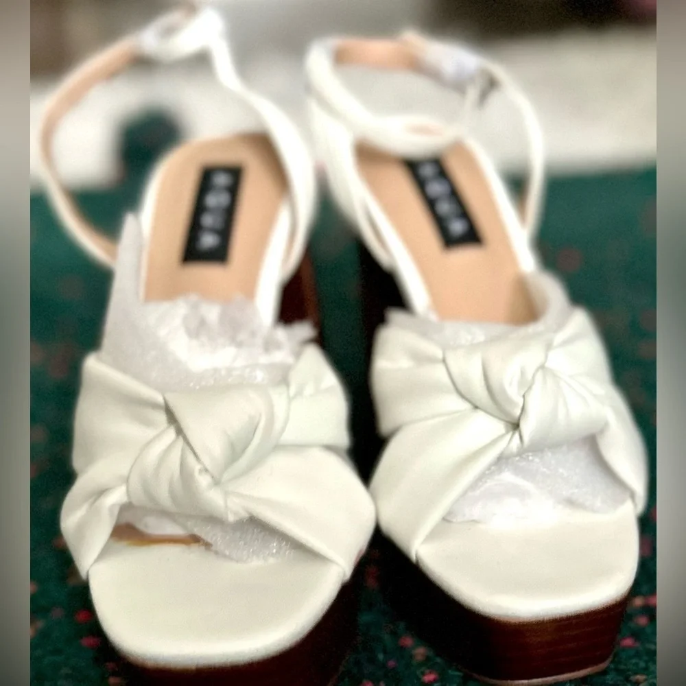 RARE AQUA Lory Platform High Heel Sandals White Brown NWT 7.5